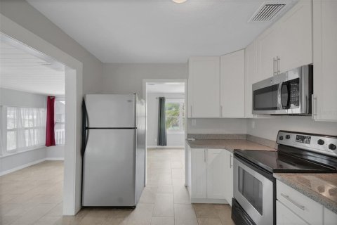 House in Orlando, Florida 2 bedrooms, 82.31 sq.m. № 2227465 - photo 22
