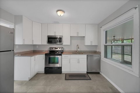 House in Orlando, Florida 2 bedrooms, 82.31 sq.m. № 2227465 - photo 20