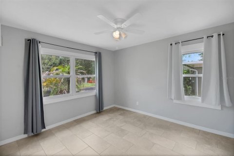 House in Orlando, Florida 2 bedrooms, 82.31 sq.m. № 2227465 - photo 28