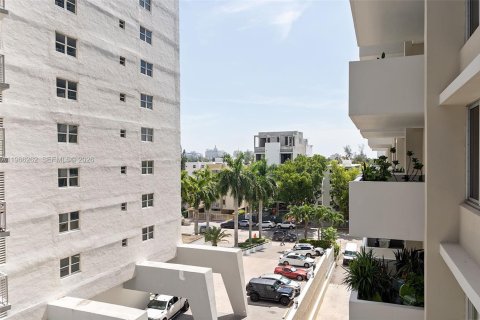 Copropriété à vendre à Miami Beach, Floride: 1 chambre, 77.76 m2 № 2028102 - photo 13