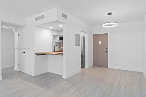 Copropriété à vendre à Miami Beach, Floride: 1 chambre, 77.76 m2 № 2028102 - photo 18