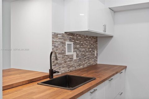 Copropriété à vendre à Miami Beach, Floride: 1 chambre, 77.76 m2 № 2028102 - photo 3