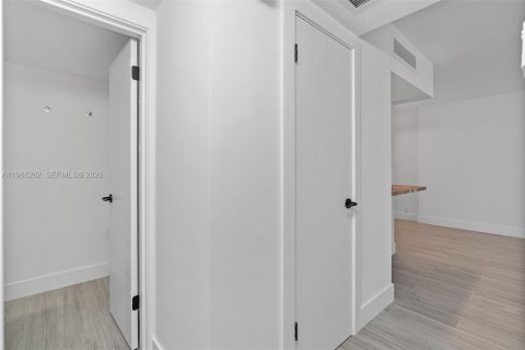 Copropriété à vendre à Miami Beach, Floride: 1 chambre, 77.76 m2 № 2028102 - photo 19