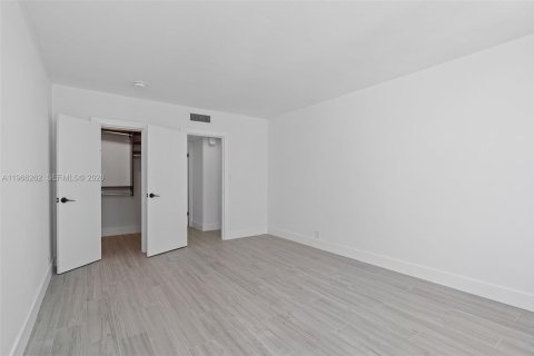 Copropriété à vendre à Miami Beach, Floride: 1 chambre, 77.76 m2 № 2028102 - photo 26