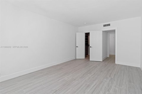 Copropriété à vendre à Miami Beach, Floride: 1 chambre, 77.76 m2 № 2028102 - photo 27