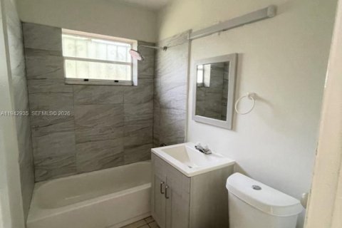 Villa ou maison à louer à Fort Lauderdale, Floride: 3 chambres, 89.74 m2 № 1999280 - photo 6