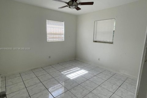Villa ou maison à louer à Fort Lauderdale, Floride: 3 chambres, 89.74 m2 № 1999280 - photo 7