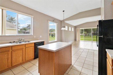 Villa ou maison à louer à Kissimmee, Floride: 3 chambres, 202.16 m2 № 2151162 - photo 8