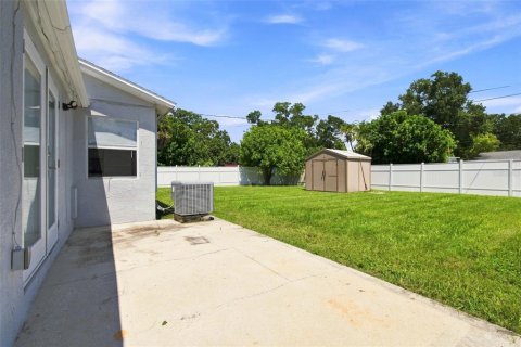 House in Saint Petersburg, Florida 3 bedrooms, 96.62 sq.m. № 2345401 - photo 20