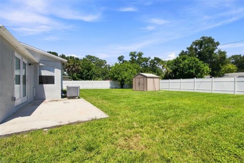 House in Saint Petersburg, Florida 3 bedrooms, 96.62 sq.m. № 2345401 - photo 19