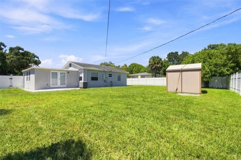 House in Saint Petersburg, Florida 3 bedrooms, 96.62 sq.m. № 2345401 - photo 21