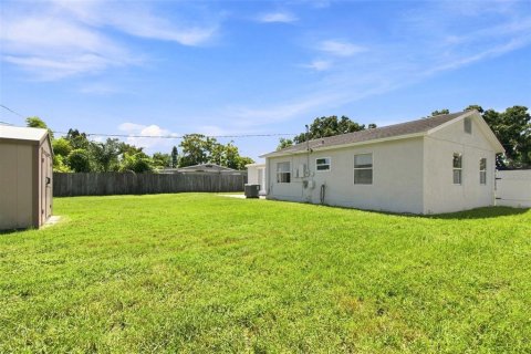 House in Saint Petersburg, Florida 3 bedrooms, 96.62 sq.m. № 2345401 - photo 22
