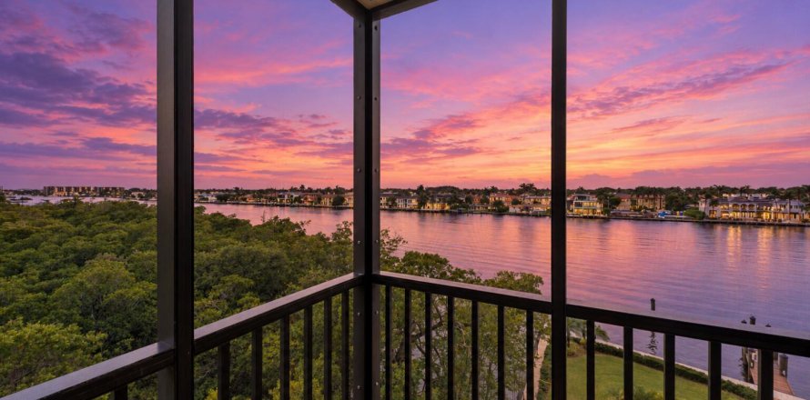 Condo in Highland Beach, Florida, 2 bedrooms № 2394936