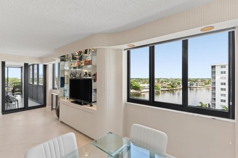 Condo in Highland Beach, Florida, 2 bedrooms № 2394936 - photo 8
