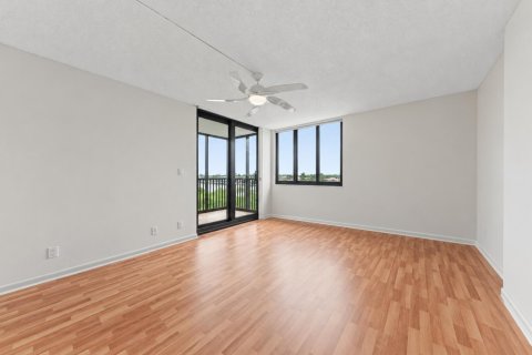Condo in Highland Beach, Florida, 2 bedrooms № 2394936 - photo 20