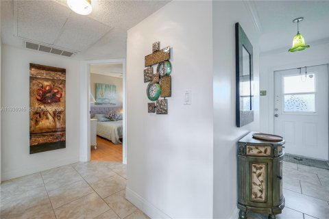Condominio en venta en Lauderdale Lakes, Florida, 2 dormitorios, 87.7 m2 № 2088438 - foto 11