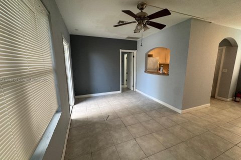 Apartment in Fort Lauderdale, Florida 1 bedroom, 121.33 sq.m. № 1942238 - photo 3