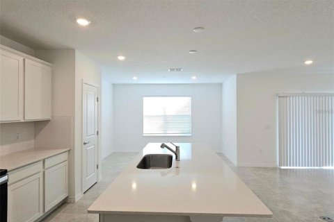 Villa ou maison à louer à Lake Alfred, Floride: 5 chambres, 242.94 m2 № 1906455 - photo 8