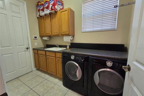 House in Punta Gorda, Florida 3 bedrooms, 200.67 sq.m. № 2229484 - photo 10