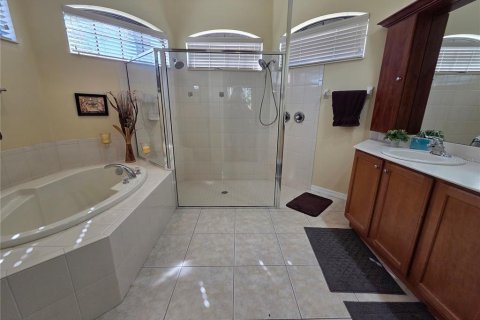 House in Punta Gorda, Florida 3 bedrooms, 200.67 sq.m. № 2229484 - photo 15