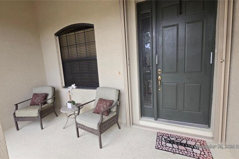 House in Punta Gorda, Florida 3 bedrooms, 200.67 sq.m. № 2229484 - photo 2