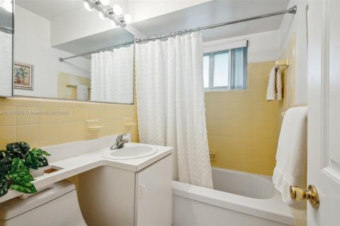 Купить виллу или дом в Холливуд, Флорида 3 спальни, 119.1м2, № 1775307 - фото 12