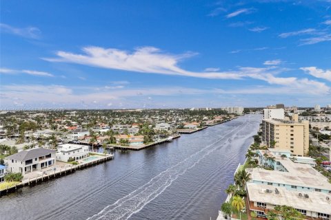 Condo in Pompano Beach, Florida, 3 bedrooms  № 2000274 - photo 17