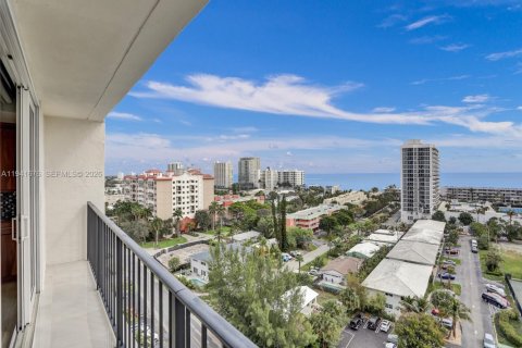 Condo in Pompano Beach, Florida, 3 bedrooms  № 2000274 - photo 12