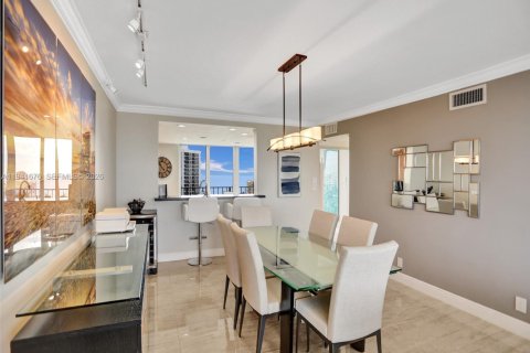 Condo in Pompano Beach, Florida, 3 bedrooms  № 2000274 - photo 4