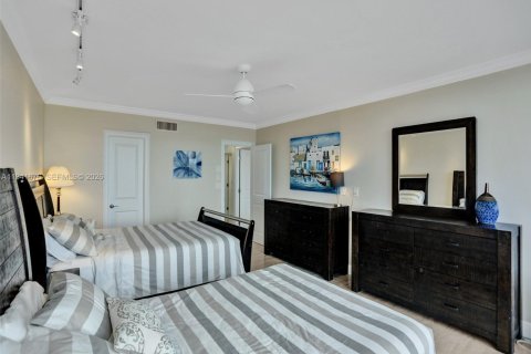 Condo in Pompano Beach, Florida, 3 bedrooms  № 2000274 - photo 29