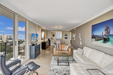 Condo in Pompano Beach, Florida, 3 bedrooms  № 2000274 - photo 7