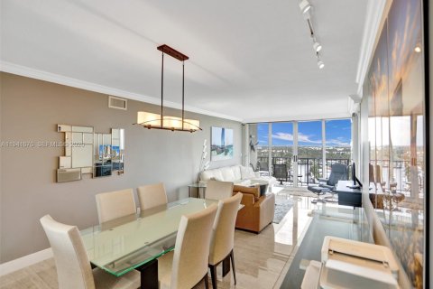 Condo in Pompano Beach, Florida, 3 bedrooms  № 2000274 - photo 6