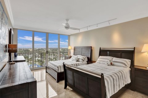 Condo in Pompano Beach, Florida, 3 bedrooms  № 2000274 - photo 28