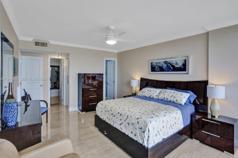 Condo in Pompano Beach, Florida, 3 bedrooms  № 2000274 - photo 24