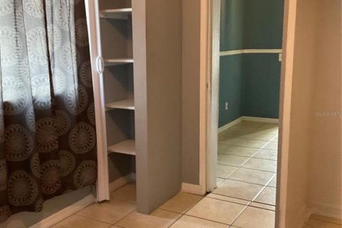 Снять в аренду квартиру в Тампа, Флорида 4 комнаты, 41.81м2, № 2113438 - фото 16