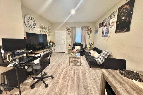 Casa en alquiler en Apopka, Florida, 3 dormitorios, 143.91 m2 № 2137535 - foto 1
