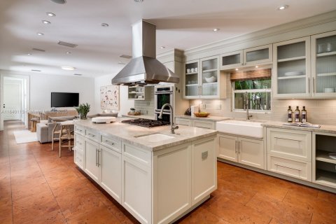 Casa en venta en South Miami, Florida, 5 dormitorios, 345.5 m2 № 1842875 - foto 11