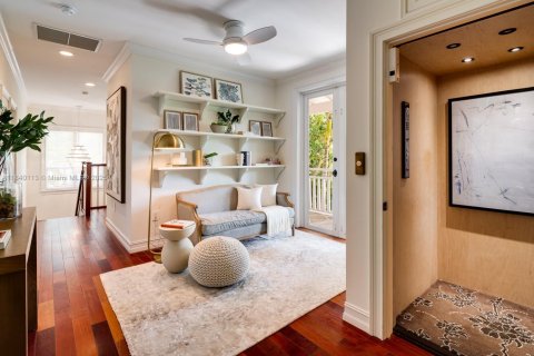 Casa en venta en South Miami, Florida, 5 dormitorios, 345.5 m2 № 1842875 - foto 25