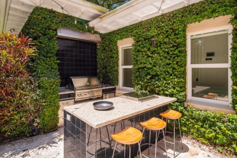 Casa en venta en South Miami, Florida, 5 dormitorios, 345.5 m2 № 1842875 - foto 22