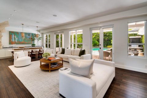 Casa en venta en South Miami, Florida, 5 dormitorios, 345.5 m2 № 1842875 - foto 5
