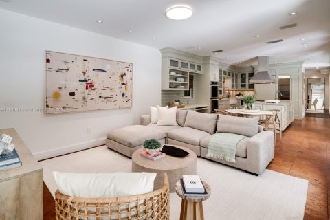 Casa en venta en South Miami, Florida, 5 dormitorios, 345.5 m2 № 1842875 - foto 17