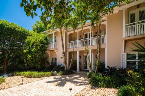 Casa en venta en South Miami, Florida, 5 dormitorios, 345.5 m2 № 1842875 - foto 2