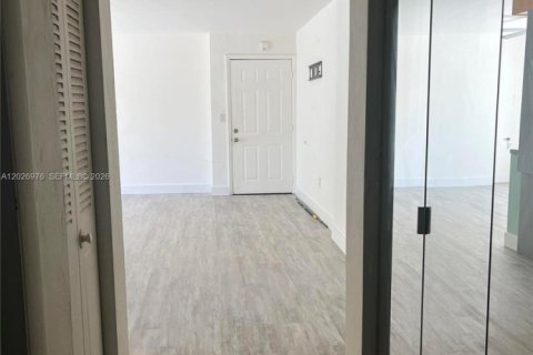 Studio in the Condo in Miami Beach, Florida № 2257604 - photo 11