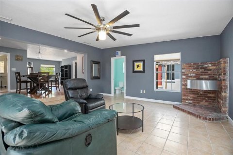 Villa ou maison à vendre à DeLand, Floride: 3 chambres, 187.29 m2 № 1746848 - photo 16