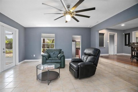 Villa ou maison à vendre à DeLand, Floride: 3 chambres, 187.29 m2 № 1746848 - photo 15