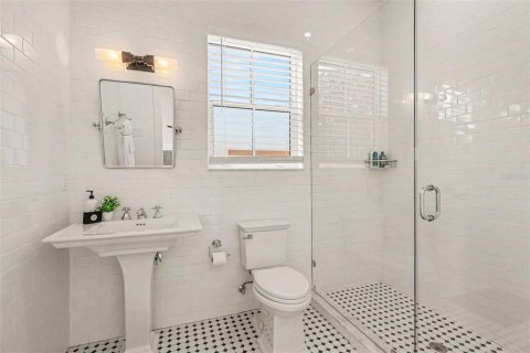 Casa en venta en Cocoa, Florida, 9 dormitorios, 564.2 m2 № 2222352 - foto 17