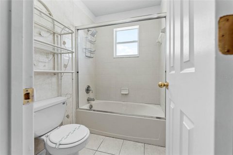 Casa en venta en Kissimmee, Florida, 4 dormitorios, 264.49 m2 № 1581075 - foto 20