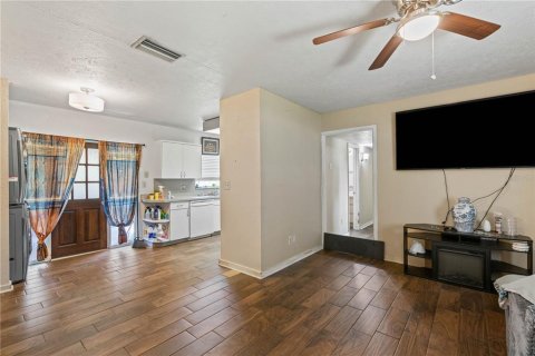 Casa en venta en Seffner, Florida, 3 dormitorios, 164.25 m2 № 2377574 - foto 17