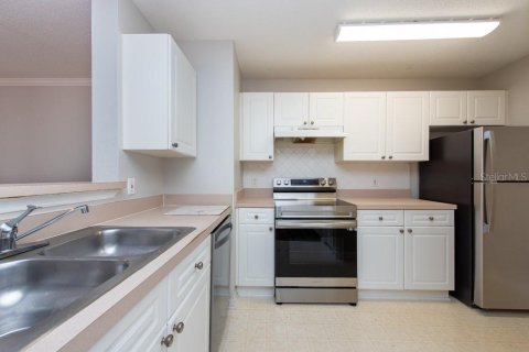 Condo in Tampa, Florida, 2 bedrooms  № 1724260 - photo 12
