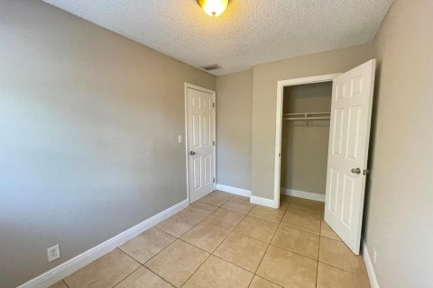 House in North Lauderdale, Florida 3 bedrooms, 101.17 sq.m. № 2086748 - photo 8